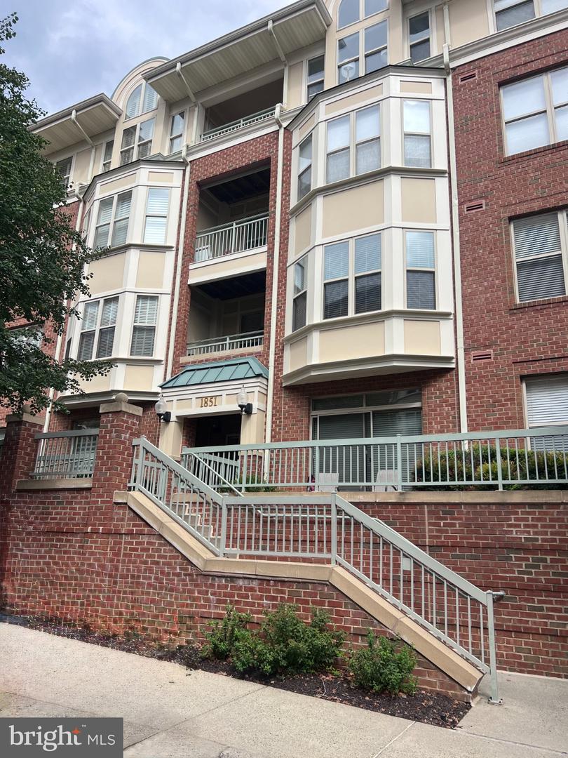 1851 Stratford Park Pl #401 Property Photo 1