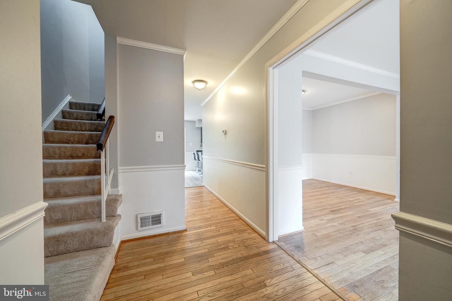 5465 Cheshire Meadows Way Property Photo 3
