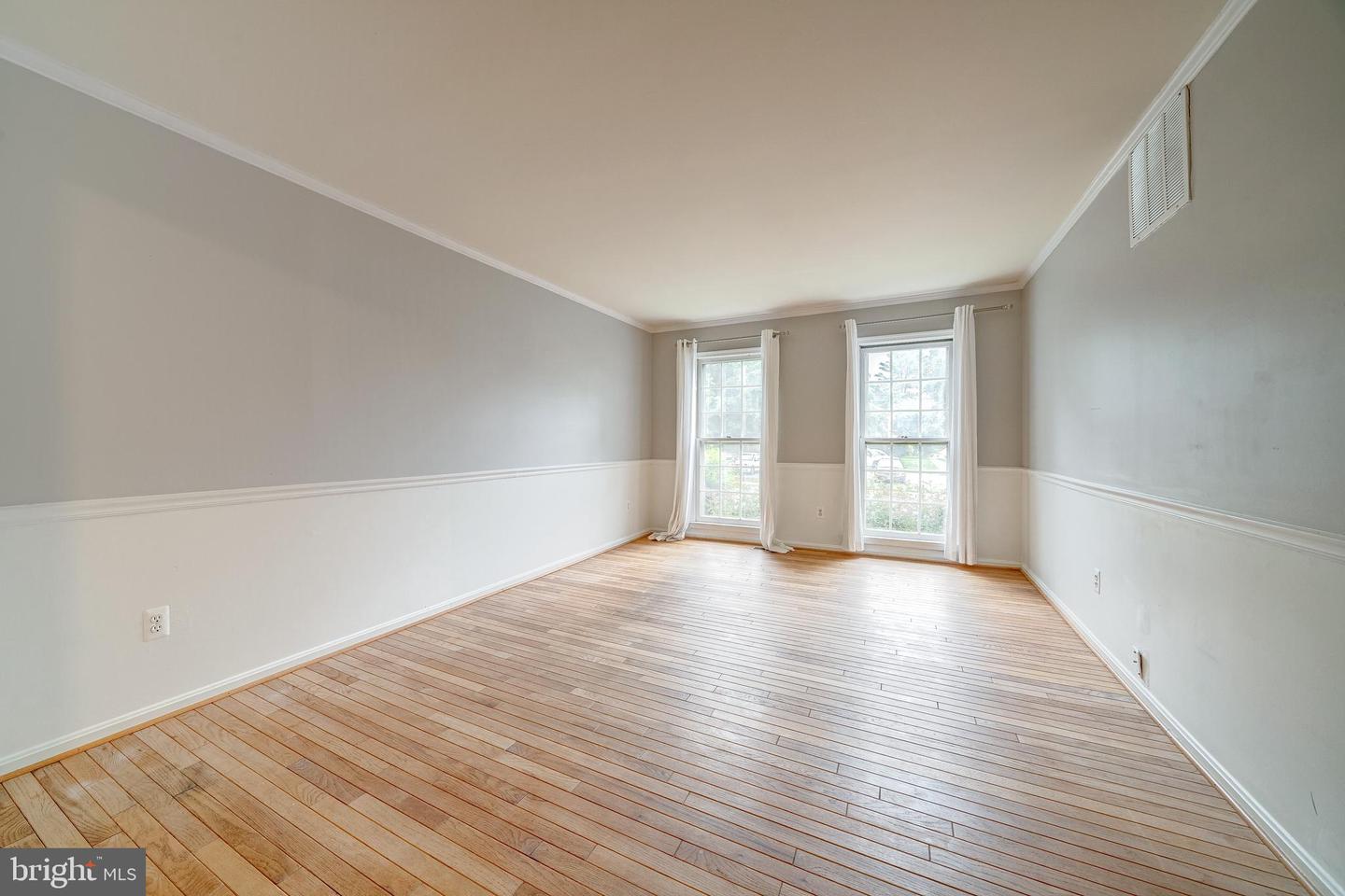 5465 Cheshire Meadows Way Property Photo 4