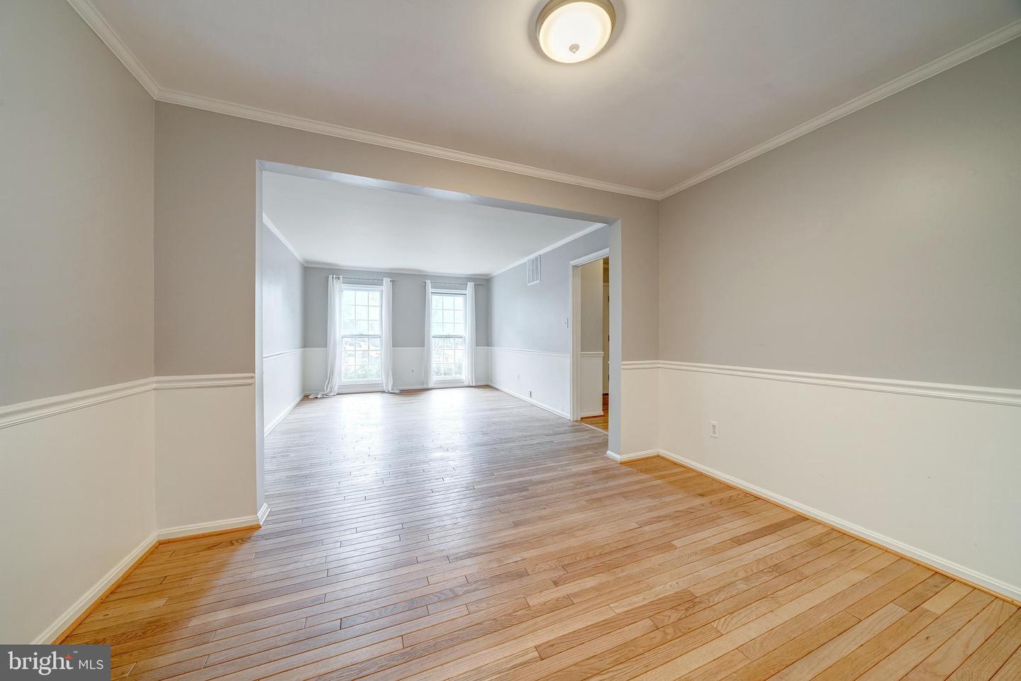5465 Cheshire Meadows Way Property Photo 8
