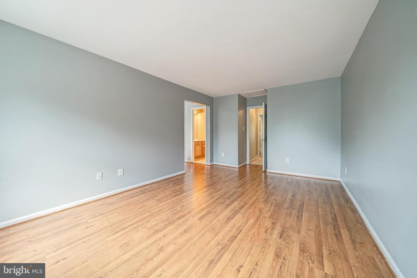 5465 Cheshire Meadows Way Property Photo 20