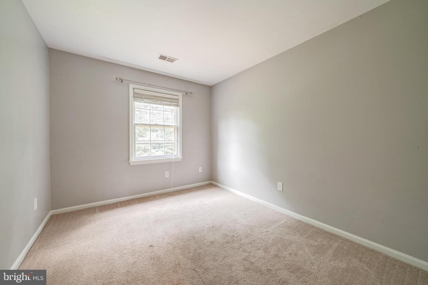 5465 Cheshire Meadows Way Property Photo 24