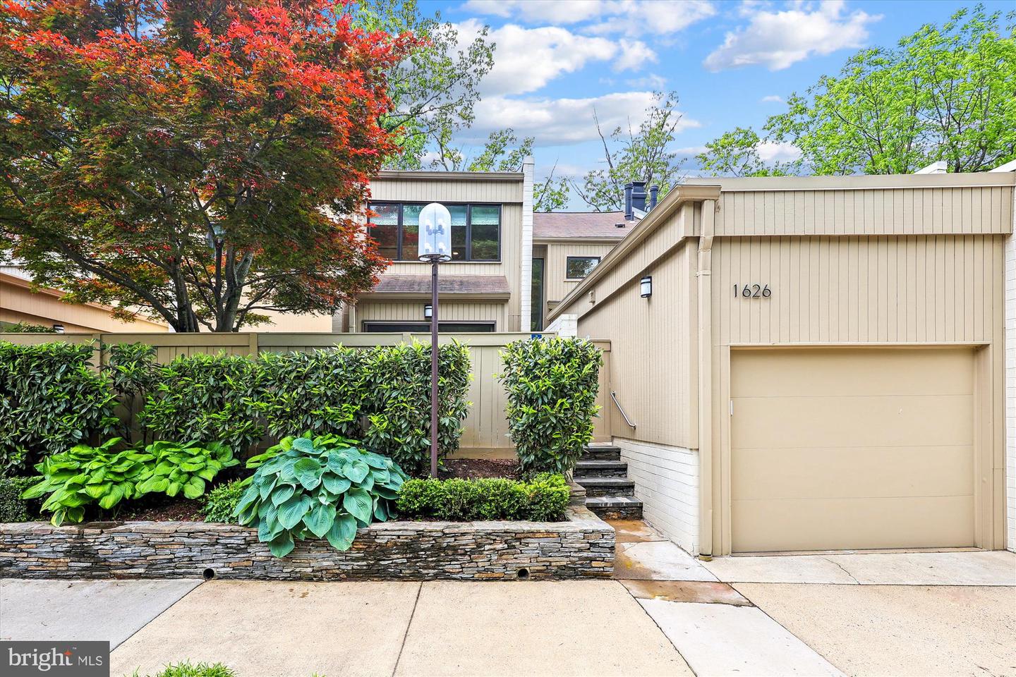 1626 Waters Edge Ln Property Photo 1