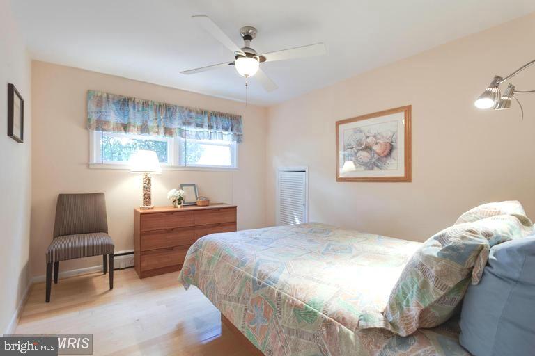 1036 Carper St Property Photo 9