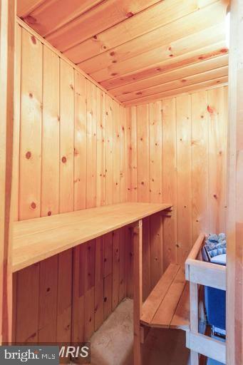 1036 Carper St Property Photo 15