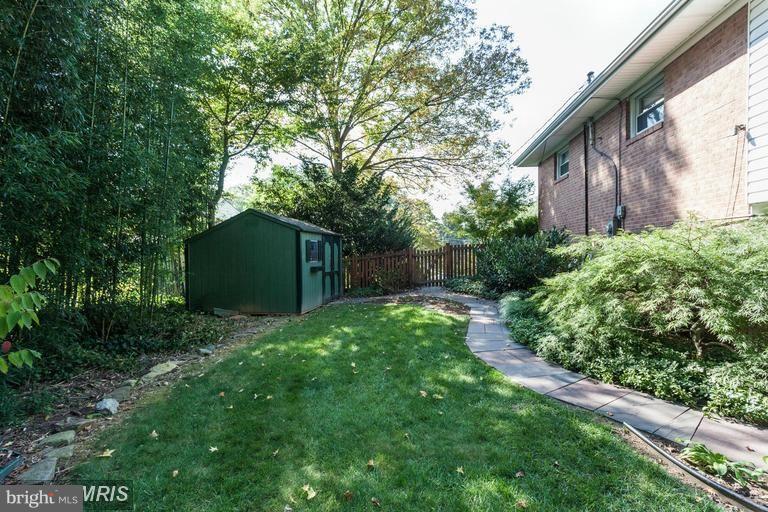 1036 Carper St Property Photo 21