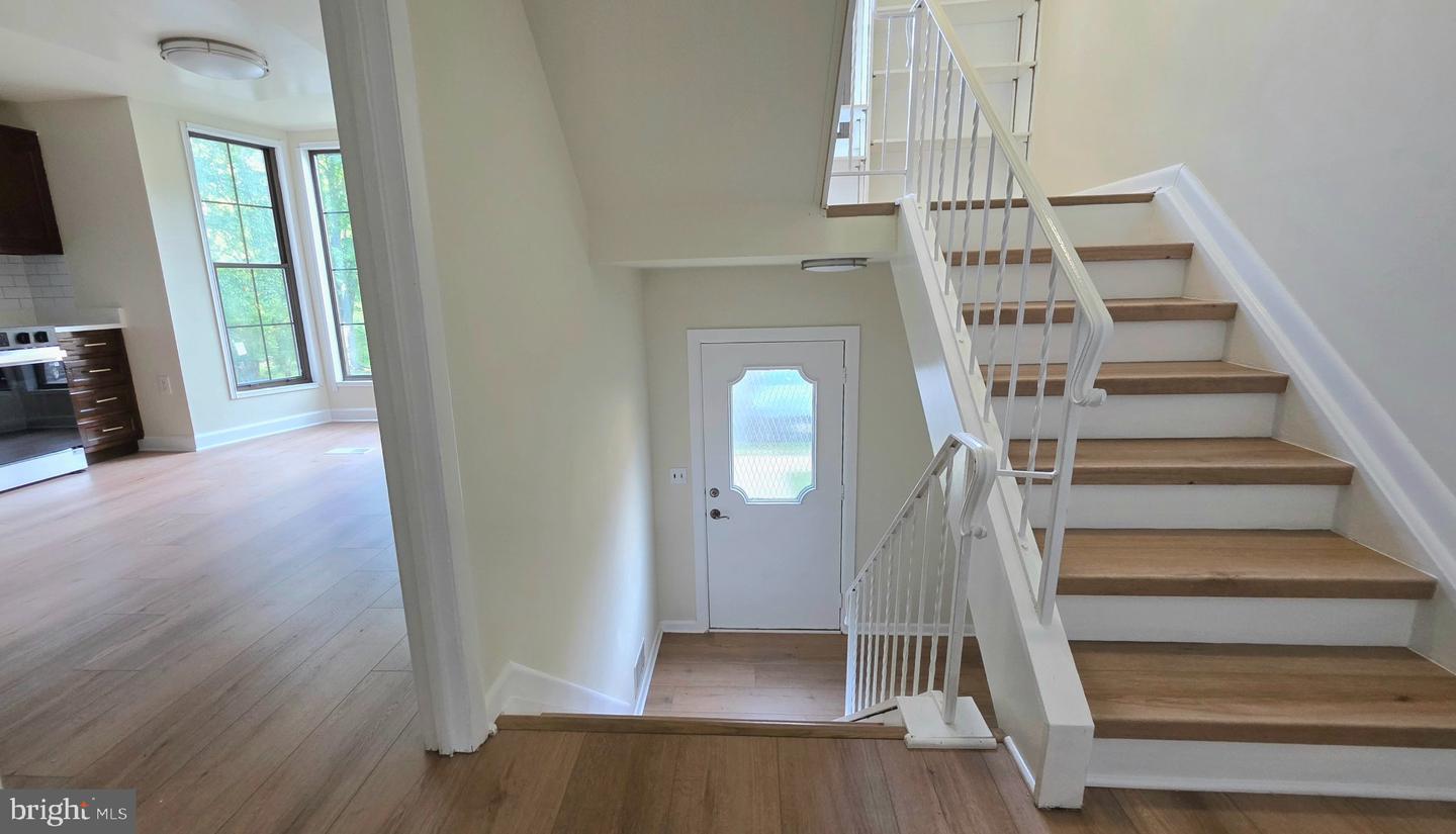 5964 Clerkenwell Ct Property Photo 4
