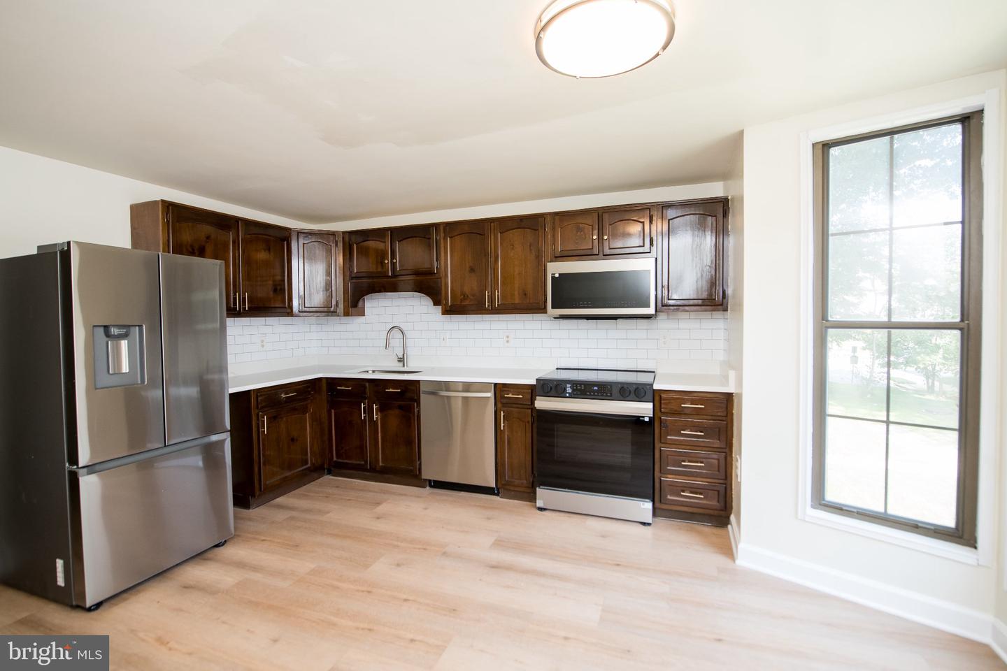 5964 Clerkenwell Ct Property Photo 6