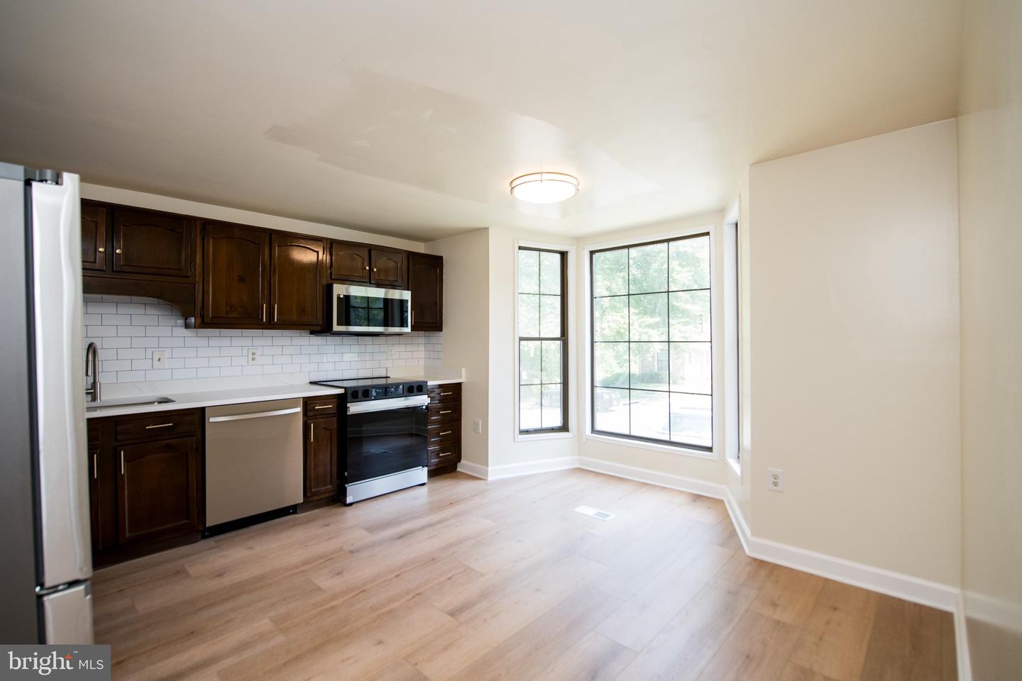 5964 Clerkenwell Ct Property Photo 7