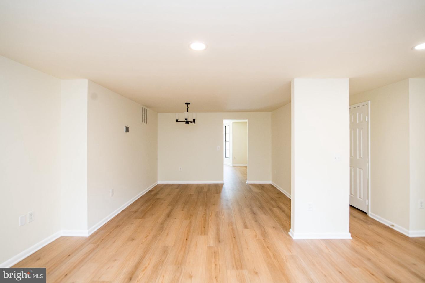 5964 Clerkenwell Ct Property Photo 9