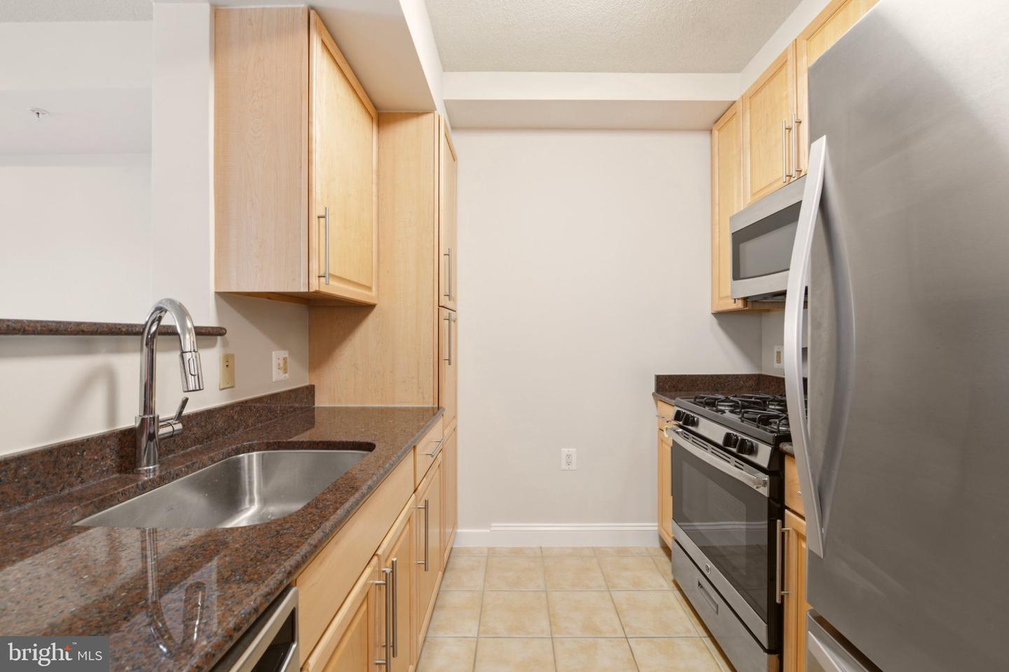 11760 Sunrise Valley Dr #509 Property Photo 4