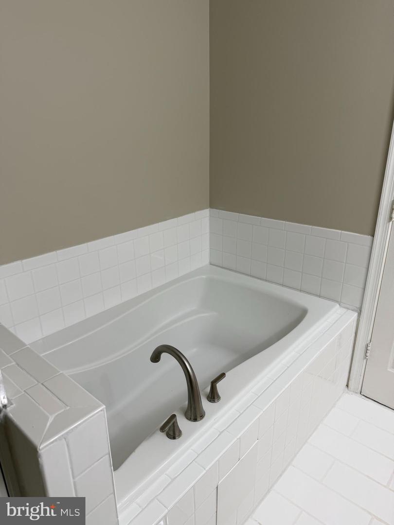 2490 Quick St #101 Property Photo 16