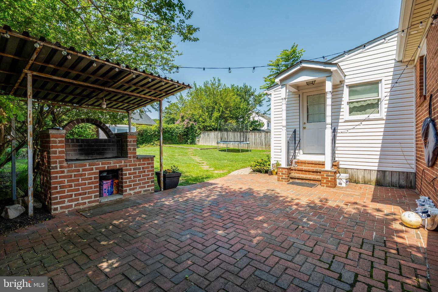 6010 Frederick St Property Photo 5