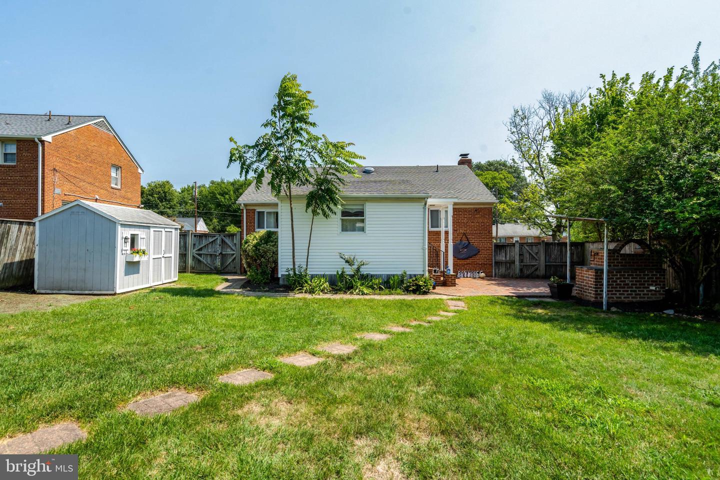6010 Frederick St Property Photo 11