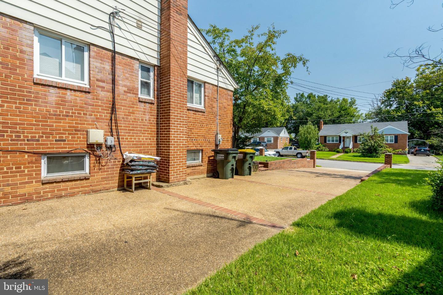 6010 Frederick St Property Photo 16