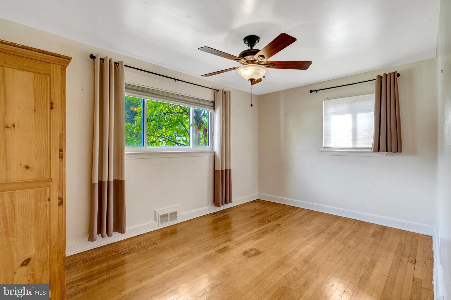 6010 Frederick St Property Photo 29