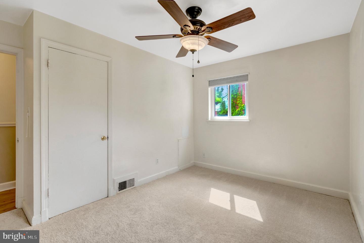 6010 Frederick St Property Photo 32