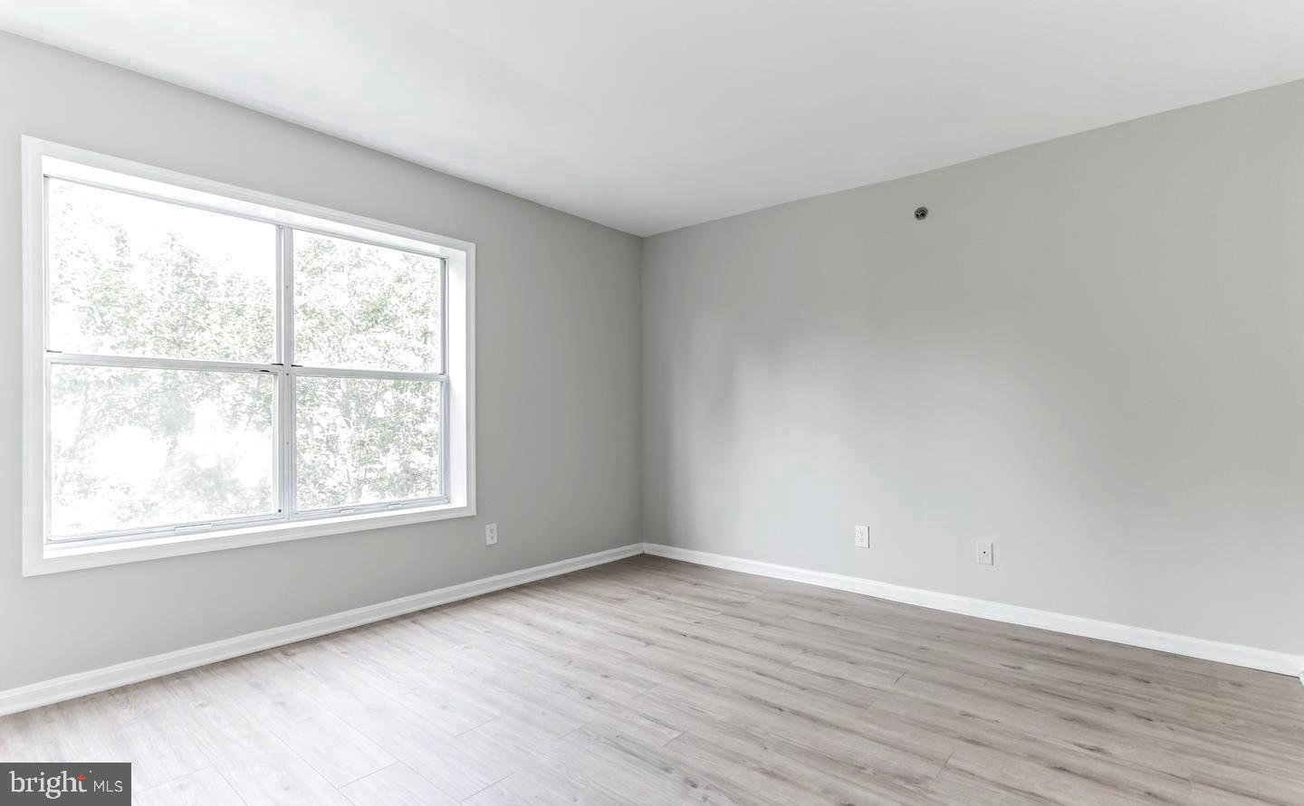 3179 Summit Square Dr #2-e6 Property Photo 13