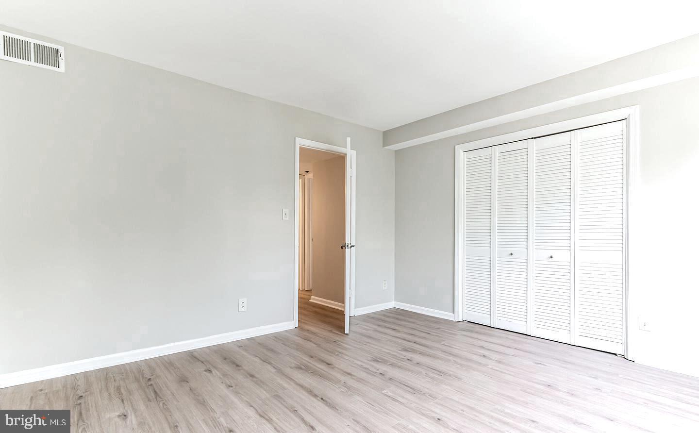 3179 Summit Square Dr #2-e6 Property Photo 14