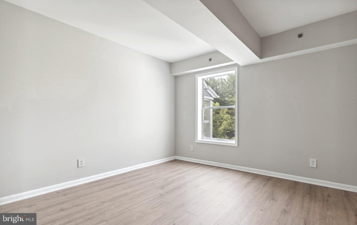 3179 Summit Square Dr #2-e6 Property Photo 18