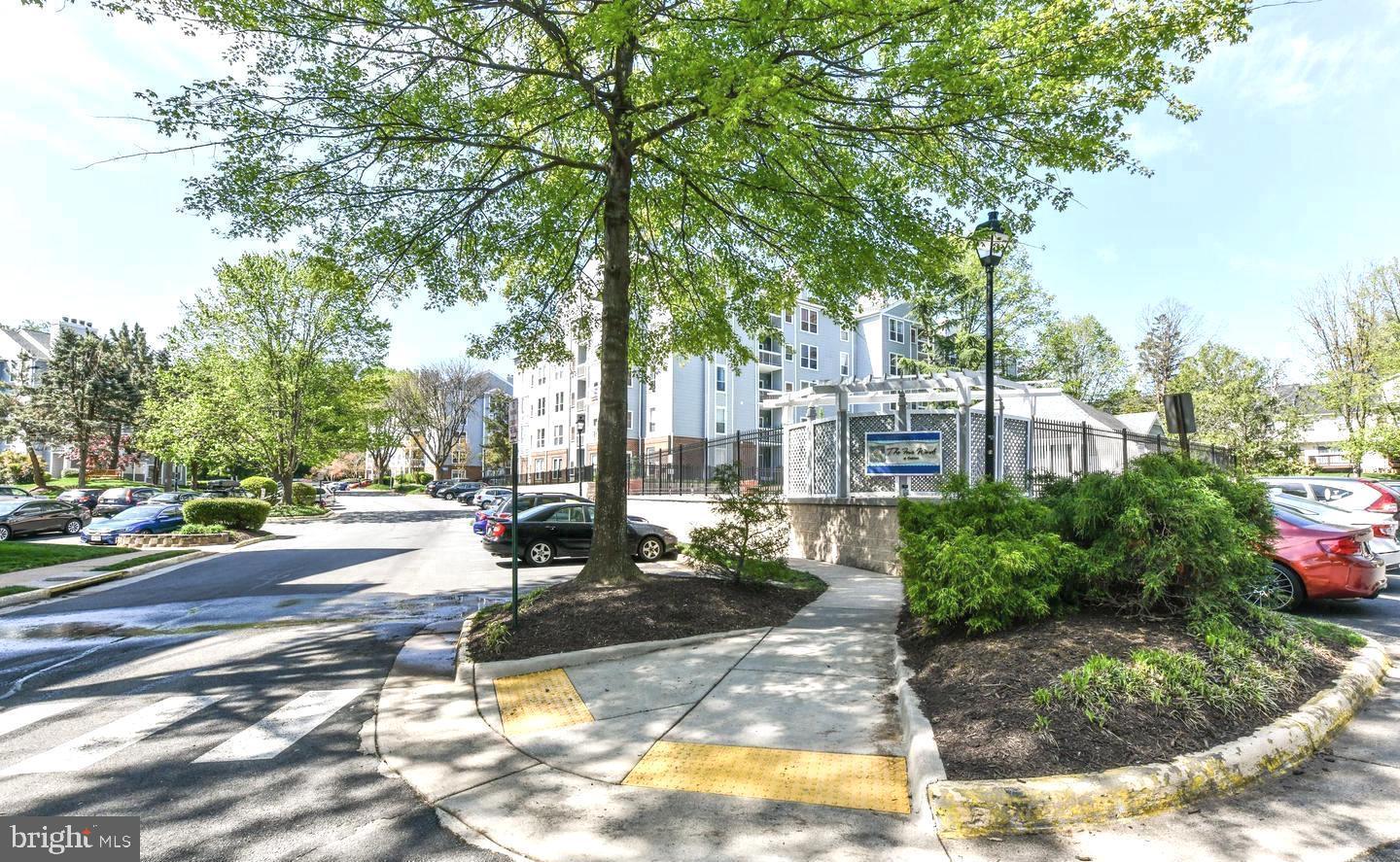 3179 Summit Square Dr #2-e6 Property Photo 32