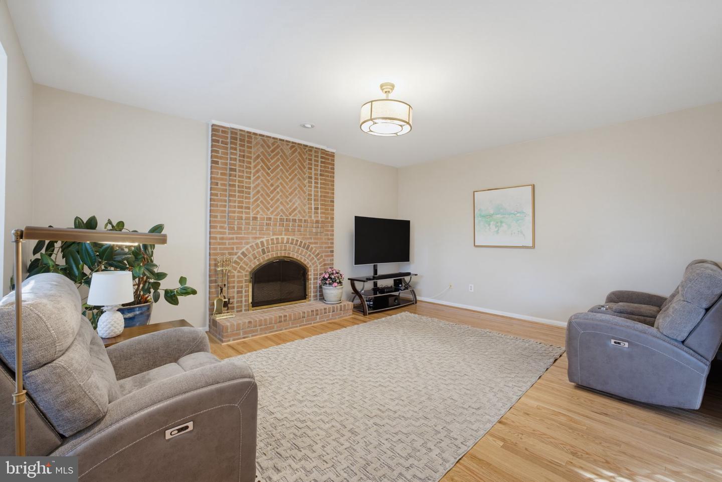 3852 Barcroft Ln Property Photo 22