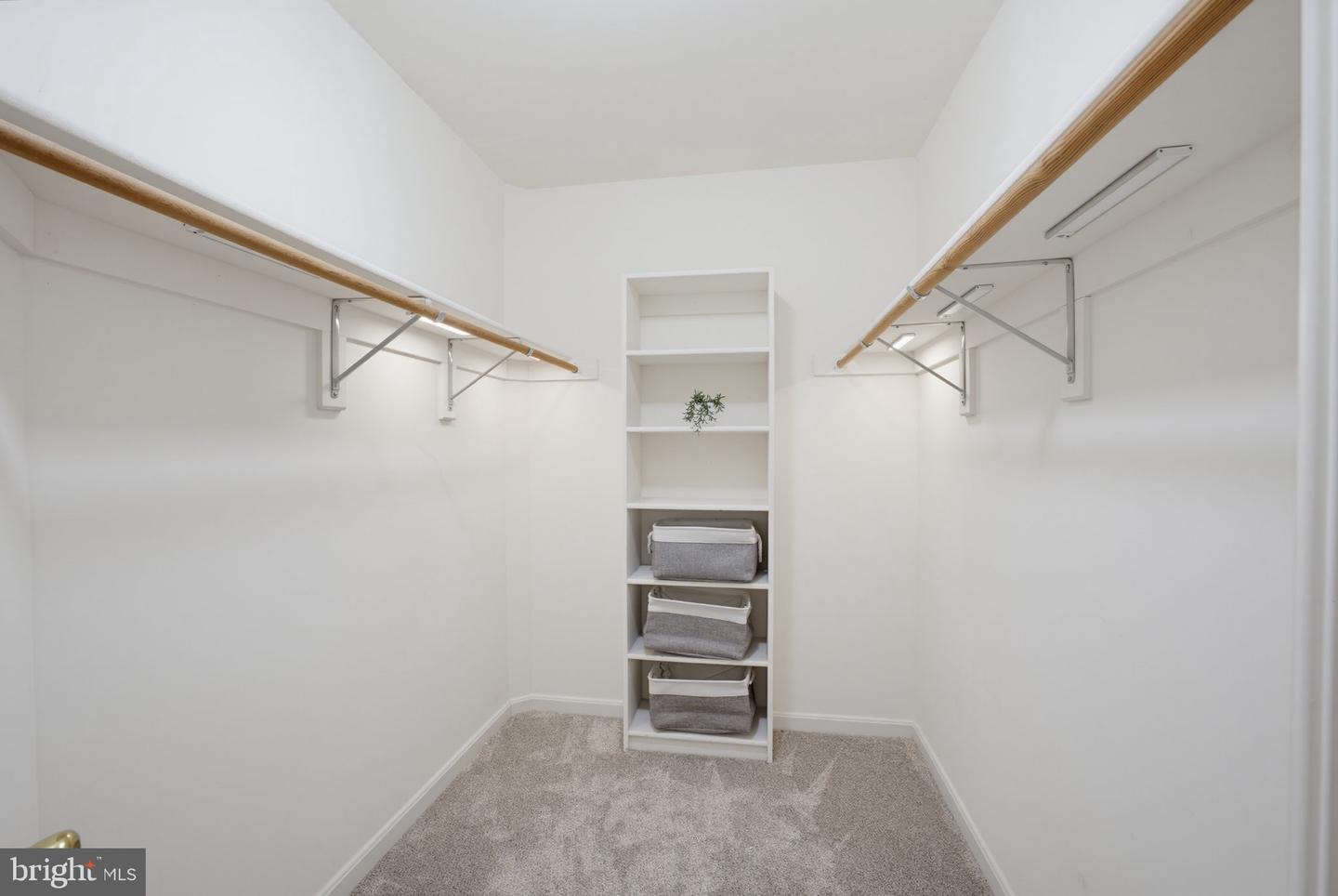 3852 Barcroft Ln Property Photo 35