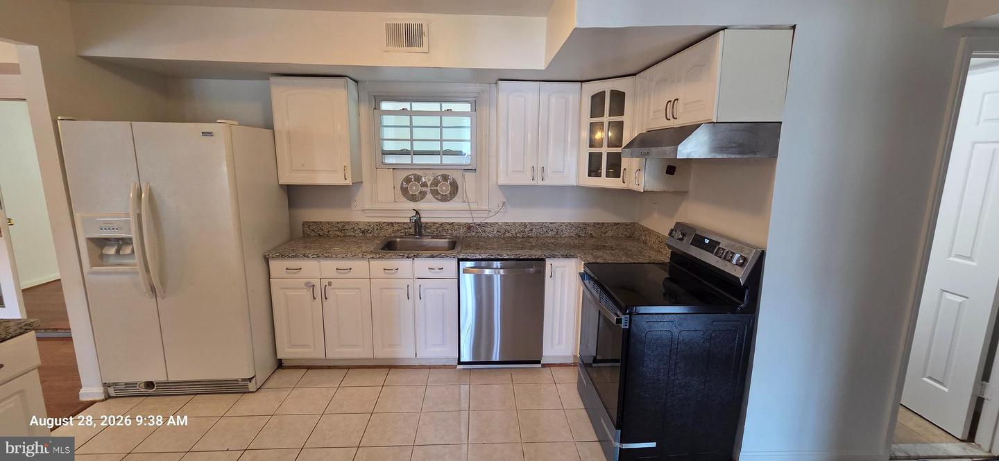 6823 Ben Franklin Rd Property Photo 2