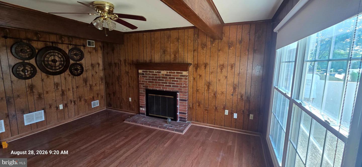 6823 Ben Franklin Rd Property Photo 7