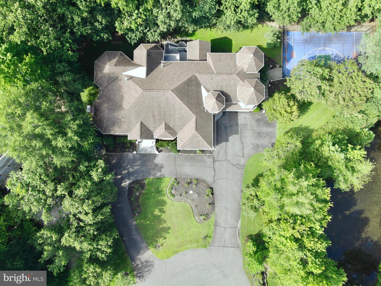 6403 Burke Woods Dr Property Photo 7