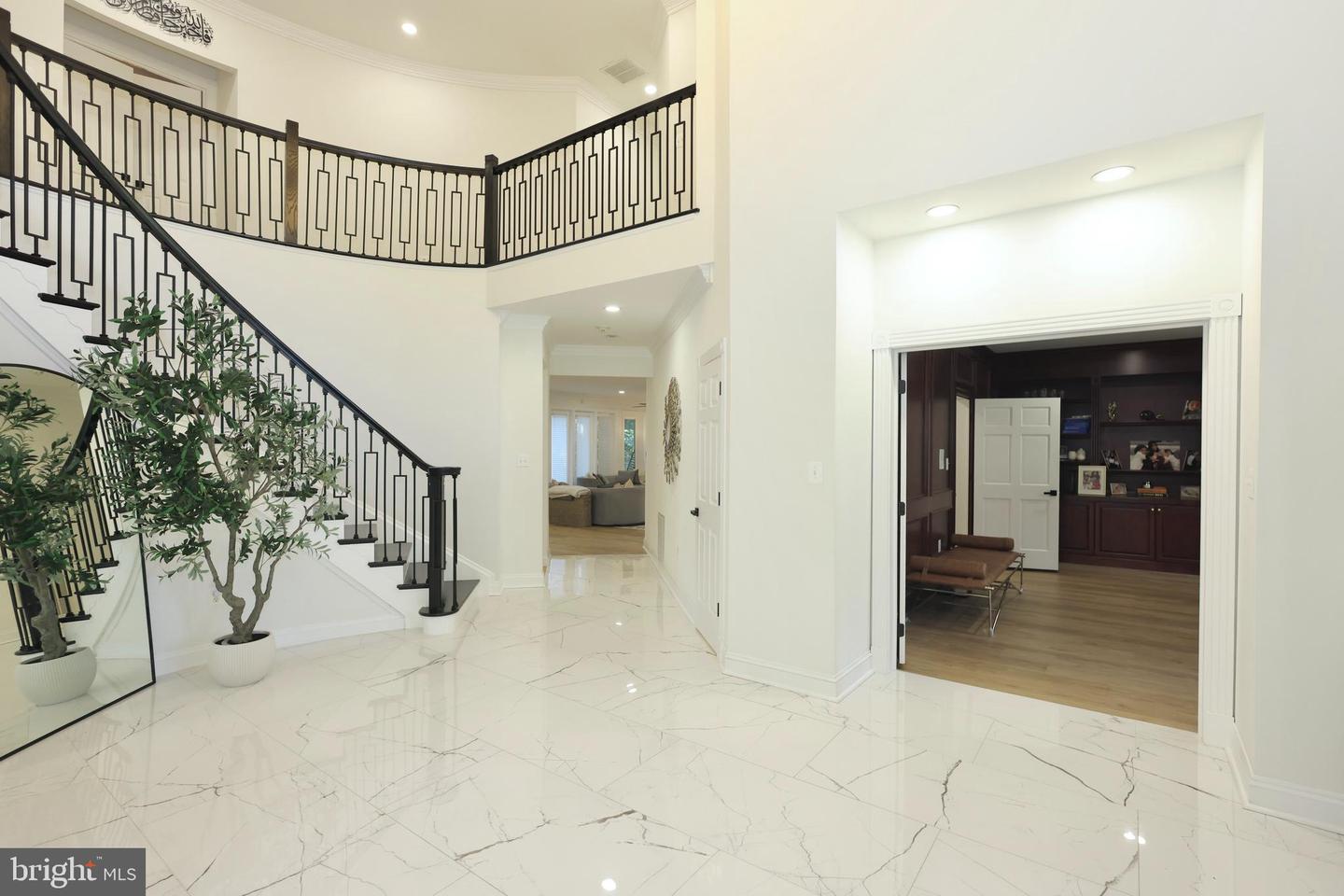 6403 Burke Woods Dr Property Photo 12