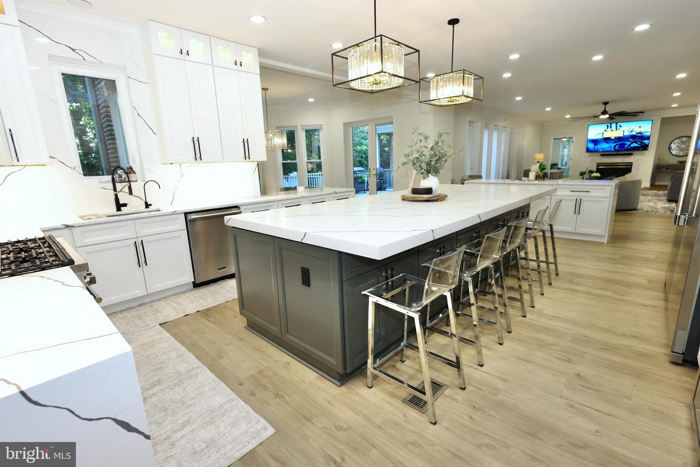 6403 Burke Woods Dr Property Photo 23