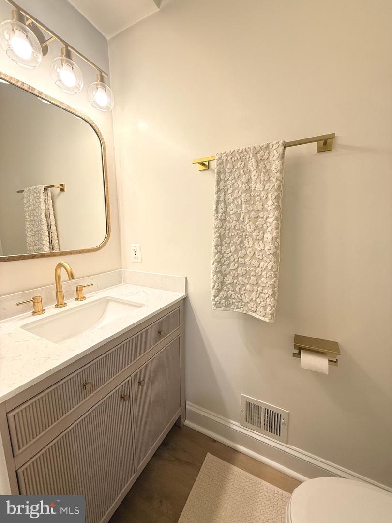 6403 Burke Woods Dr Property Photo 35