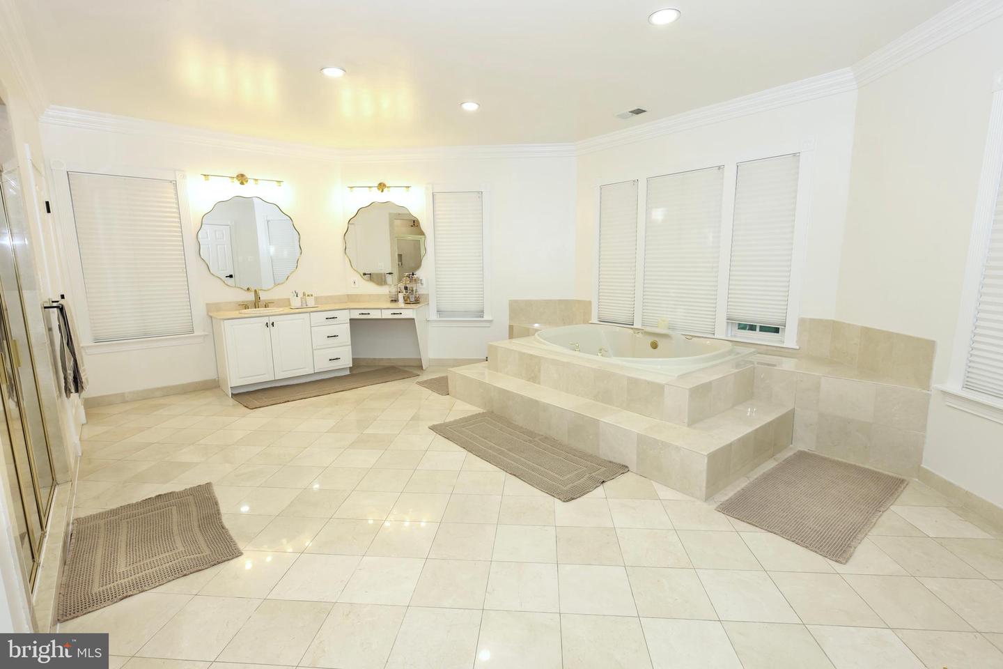 6403 Burke Woods Dr Property Photo 41