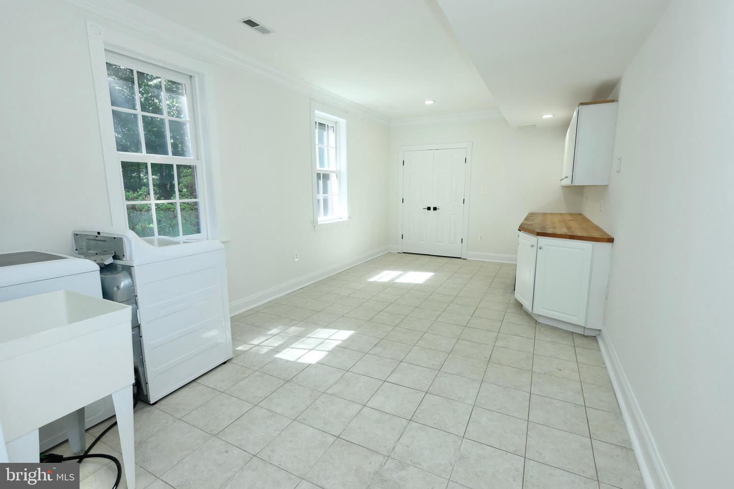 6403 Burke Woods Dr Property Photo 75