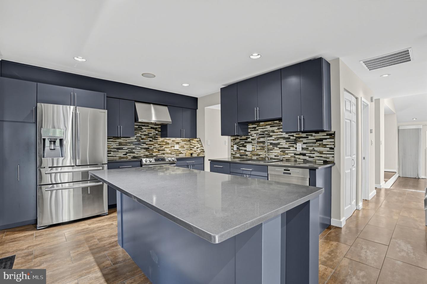 11322 Dockside Cir Property Photo 9
