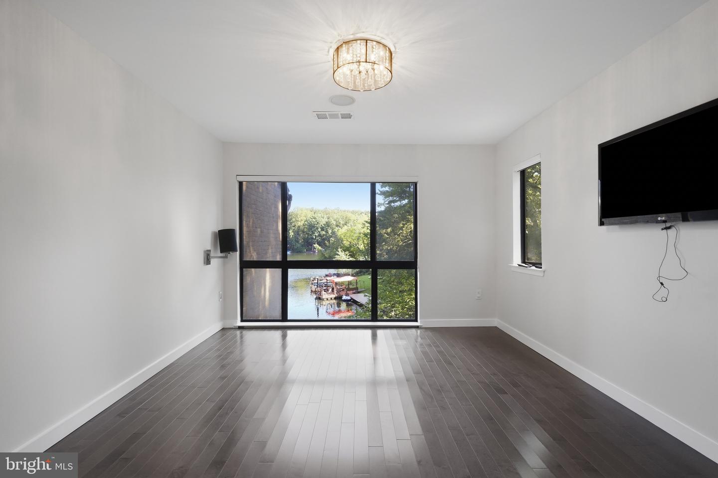 11322 Dockside Cir Property Photo 24