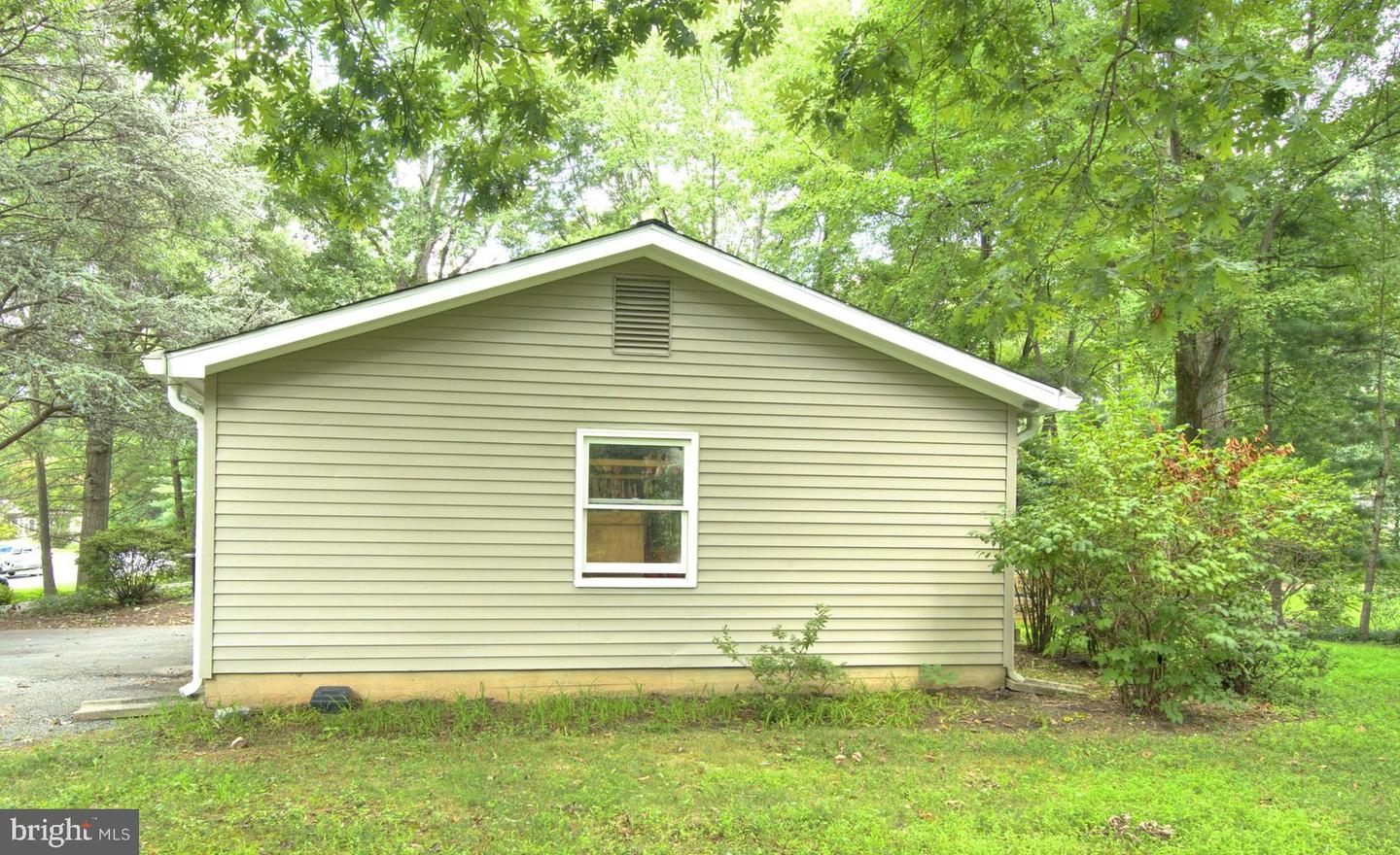 2405 Earlsgate Ct Property Photo 9