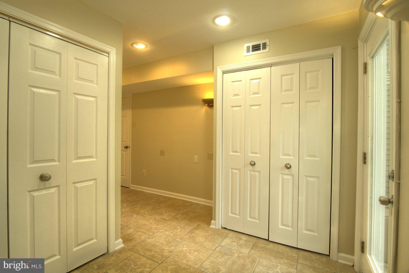 2405 Earlsgate Ct Property Photo 16