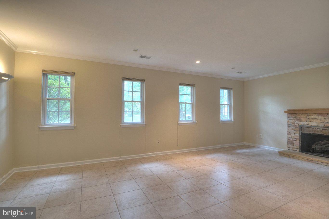 2405 Earlsgate Ct Property Photo 29