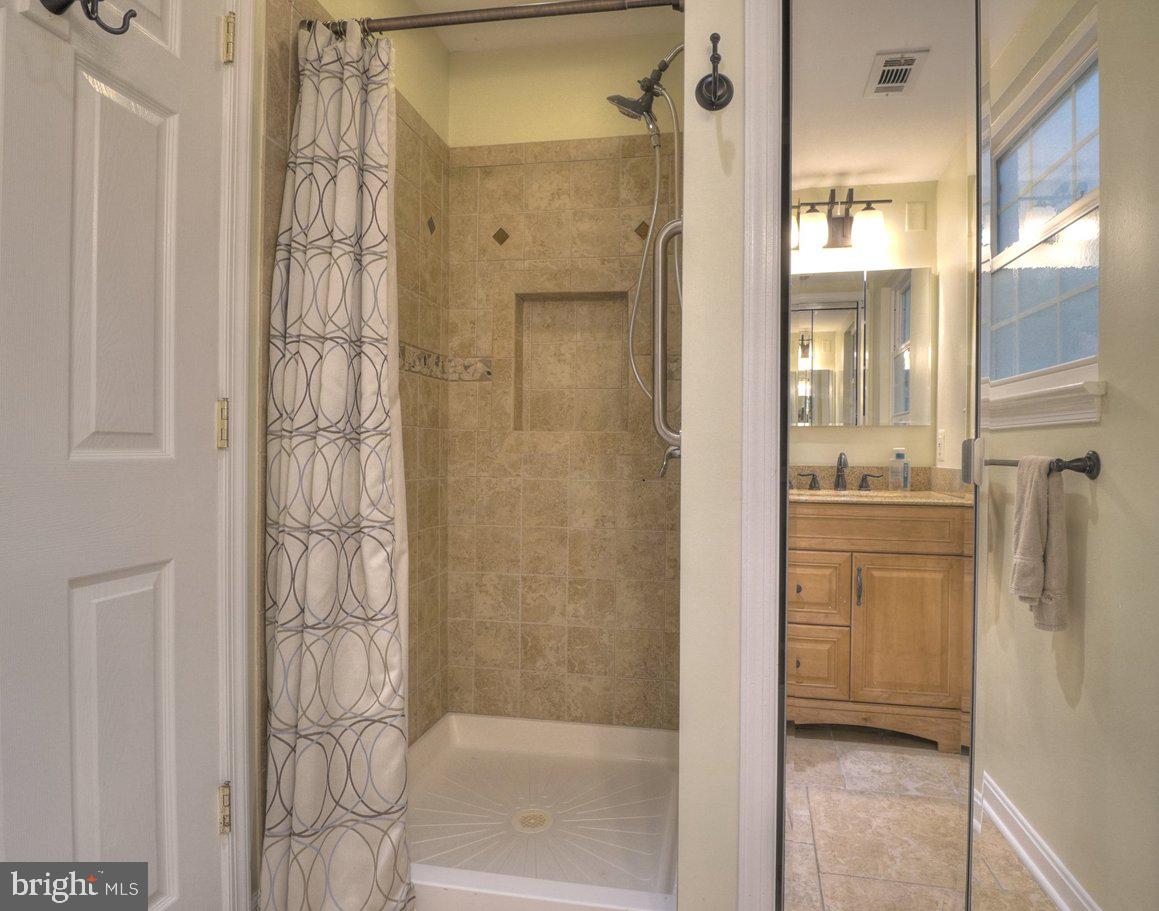 2405 Earlsgate Ct Property Photo 35