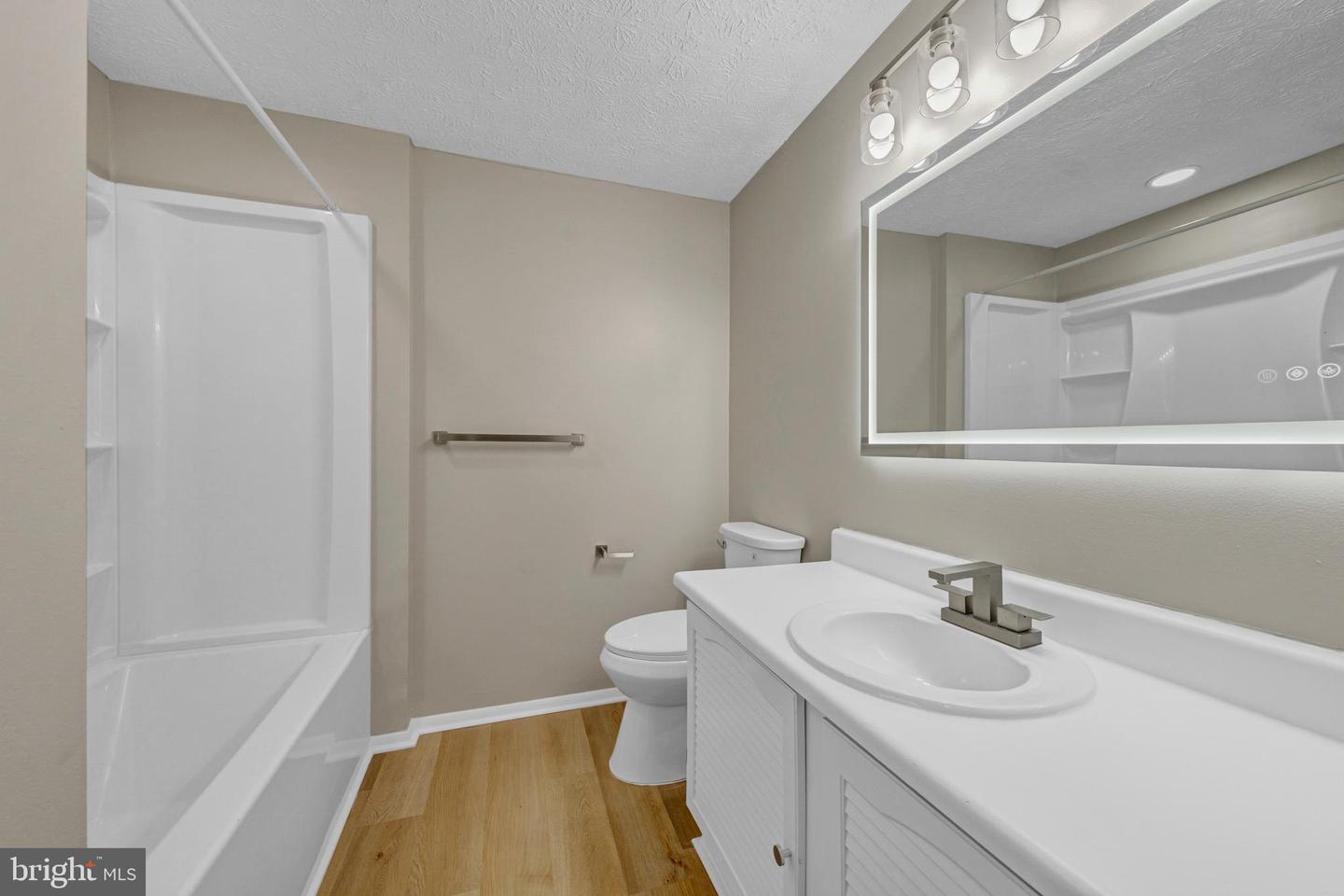8031 Tyson Oaks Cir Property Photo 32