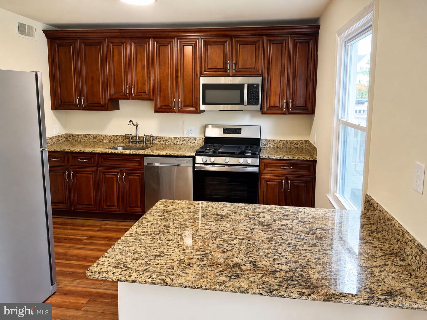 5530 Kendrick Ln Property Photo 6
