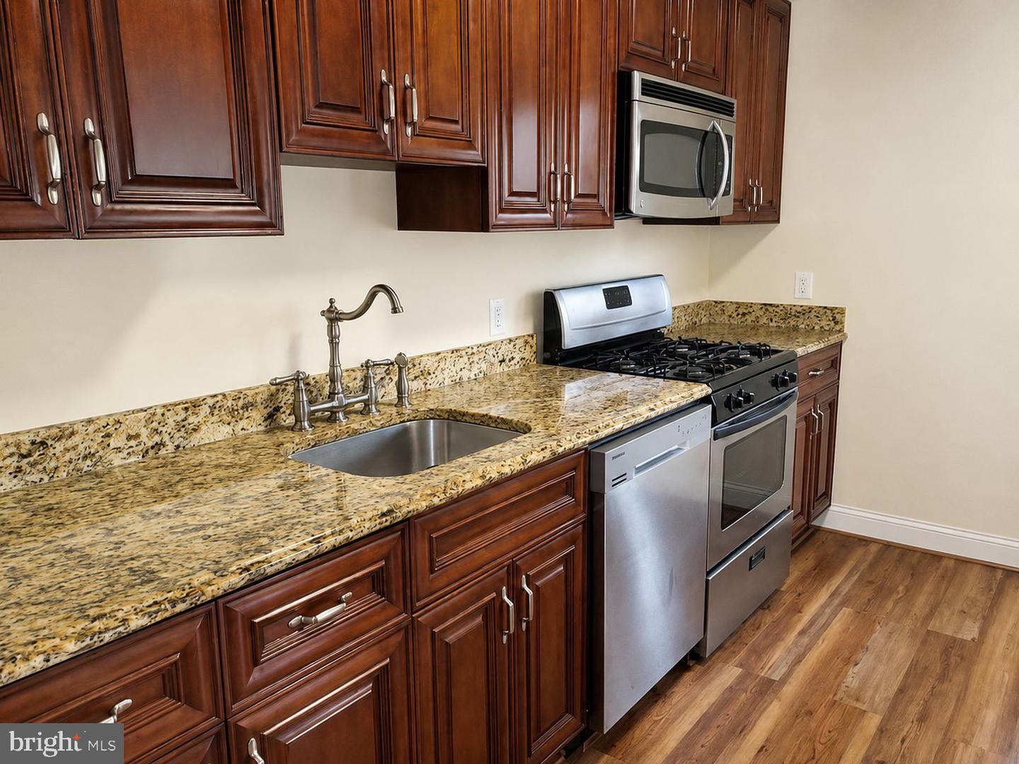 5530 Kendrick Ln Property Photo 8