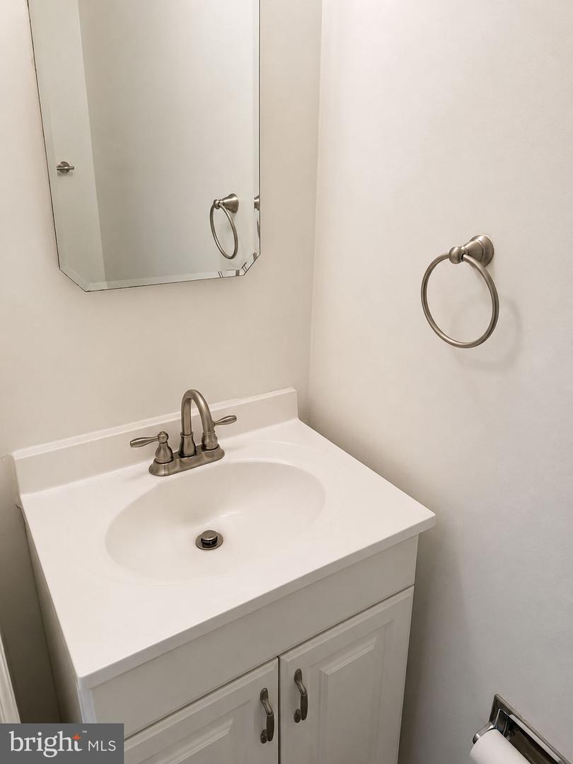 5530 Kendrick Ln Property Photo 9