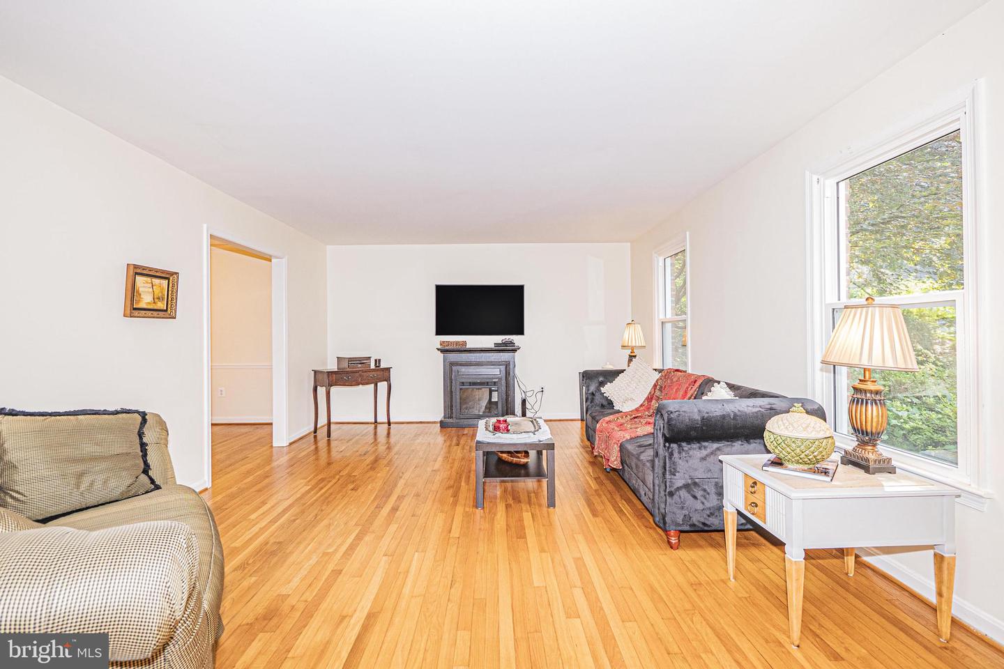 7111 Cheshire Ct Property Photo 4