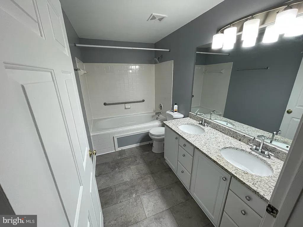 8303-c Bluebird Way #c Property Photo 13