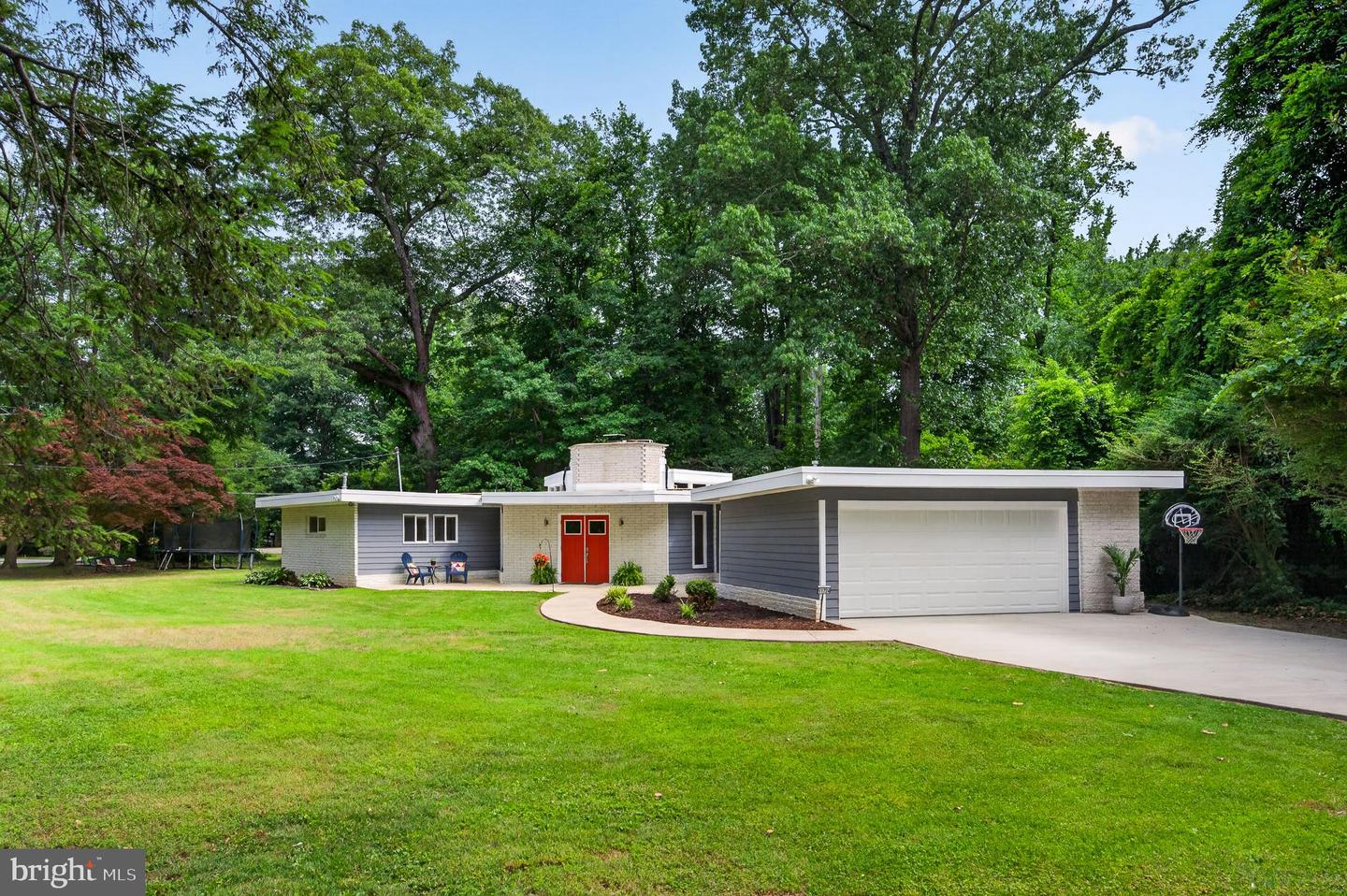 11724 River Dr Property Photo 1