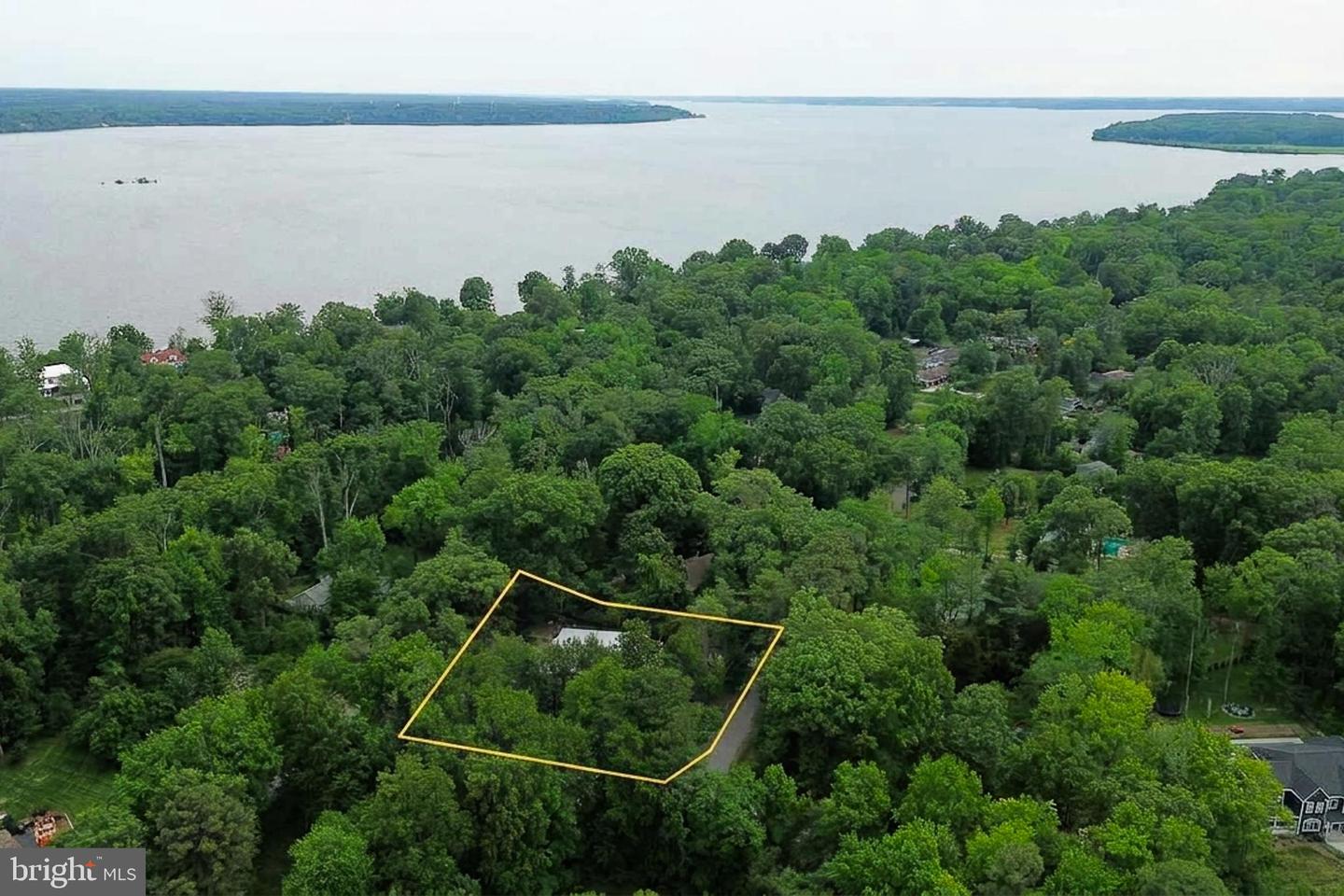 11724 River Dr Property Photo 4