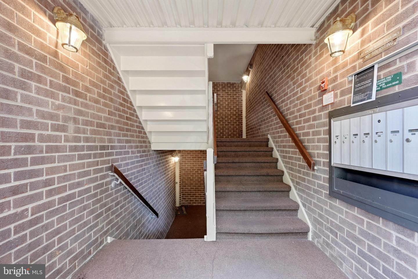 1405 Northgate Sq #32b Property Photo 4